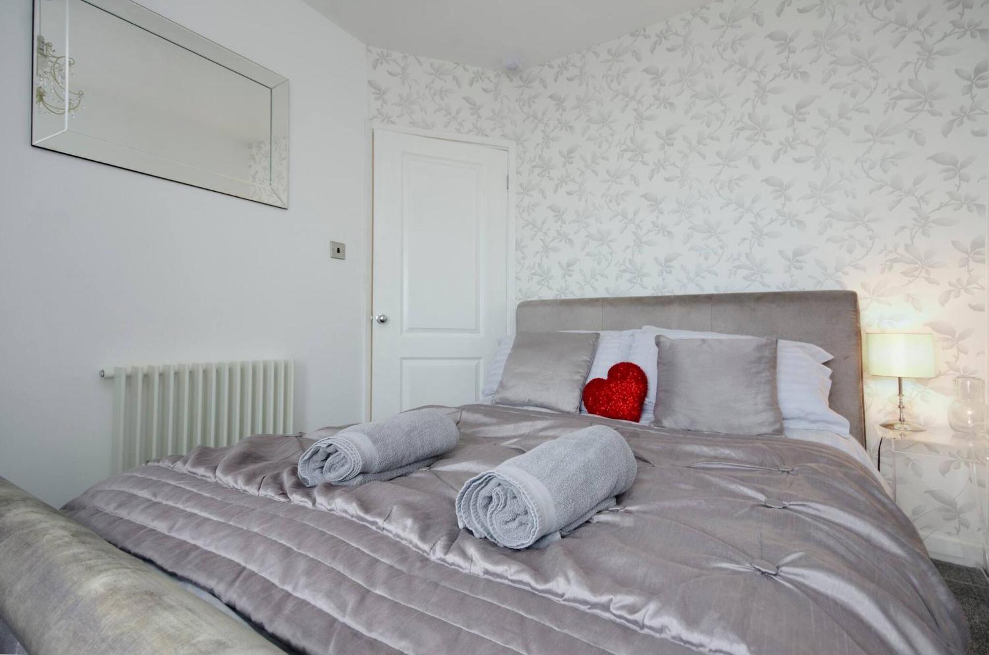 Seaview Regency Apartment With Private Parking Brighton Kültér fotó